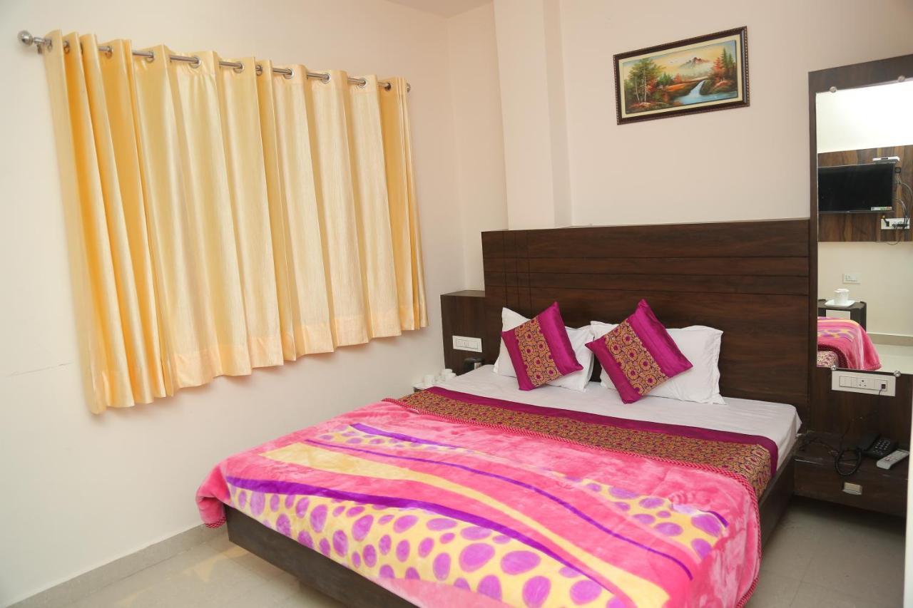 Hotel Golden Dreams Амритсар Экстерьер фото
