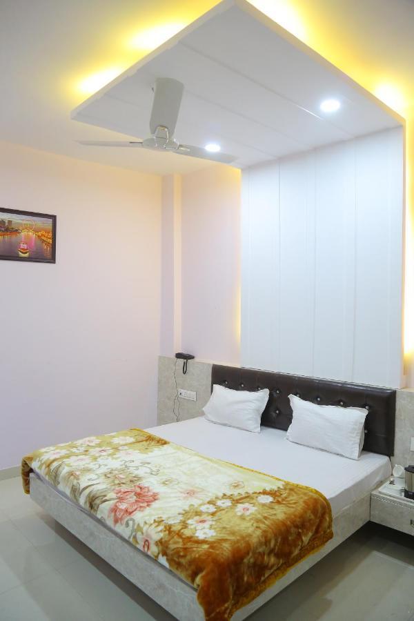 Hotel Golden Dreams Амритсар Экстерьер фото