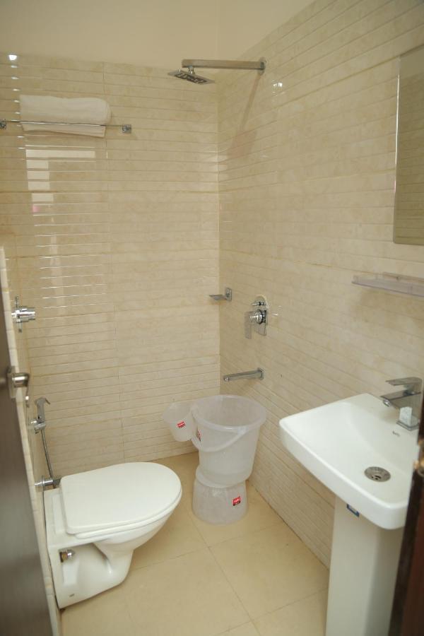 Hotel Golden Dreams Амритсар Экстерьер фото