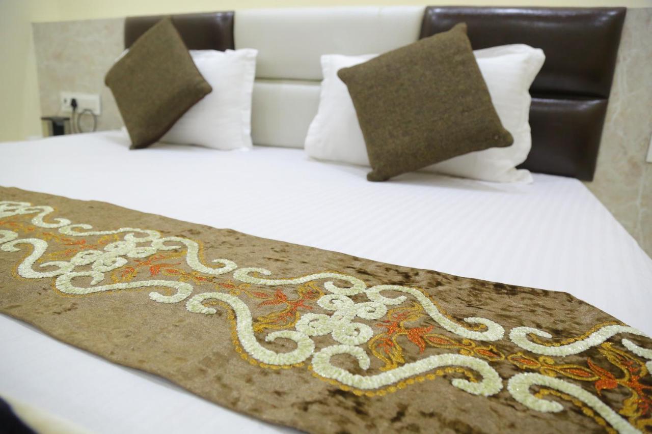 Hotel Golden Dreams Амритсар Экстерьер фото