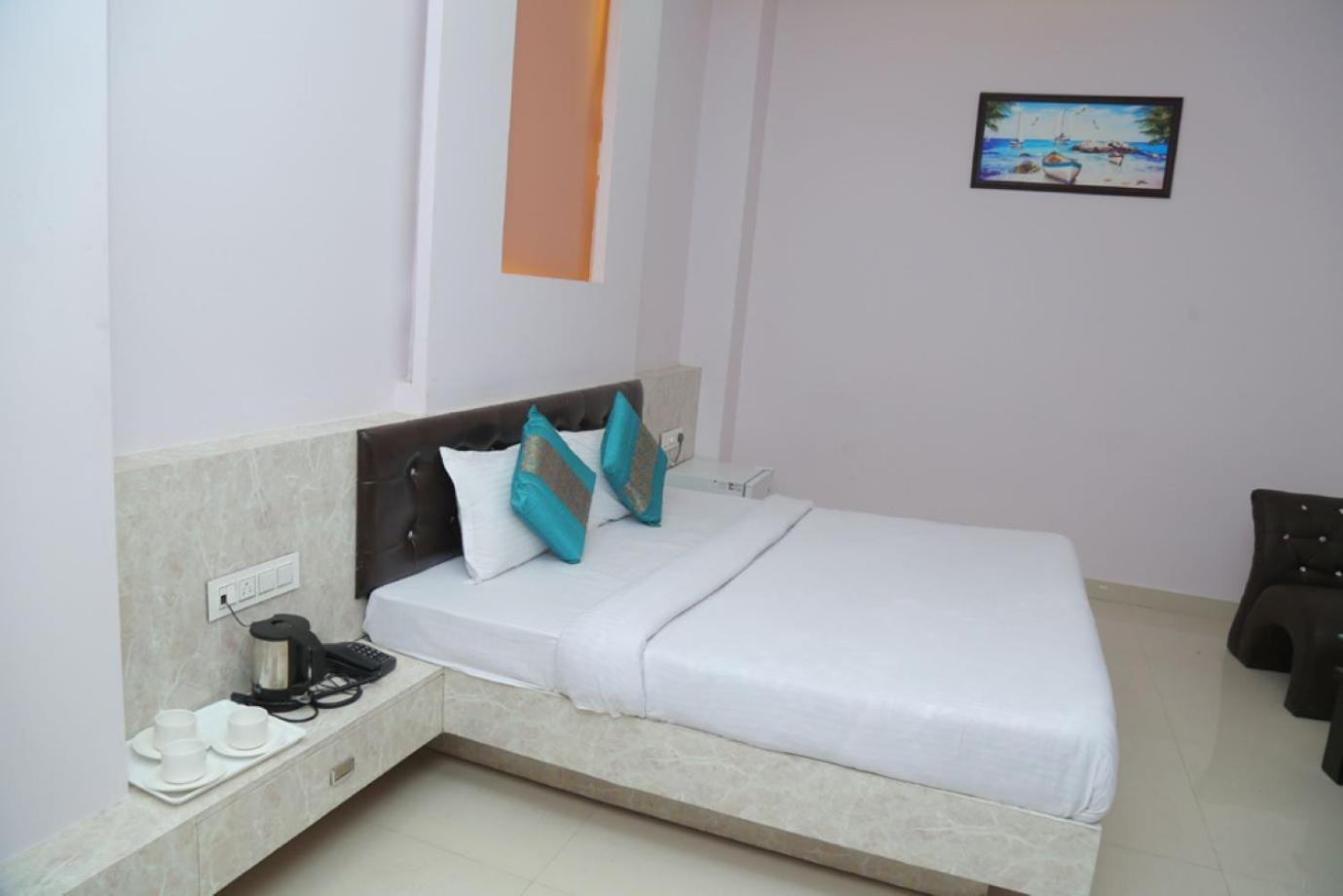 Hotel Golden Dreams Амритсар Экстерьер фото