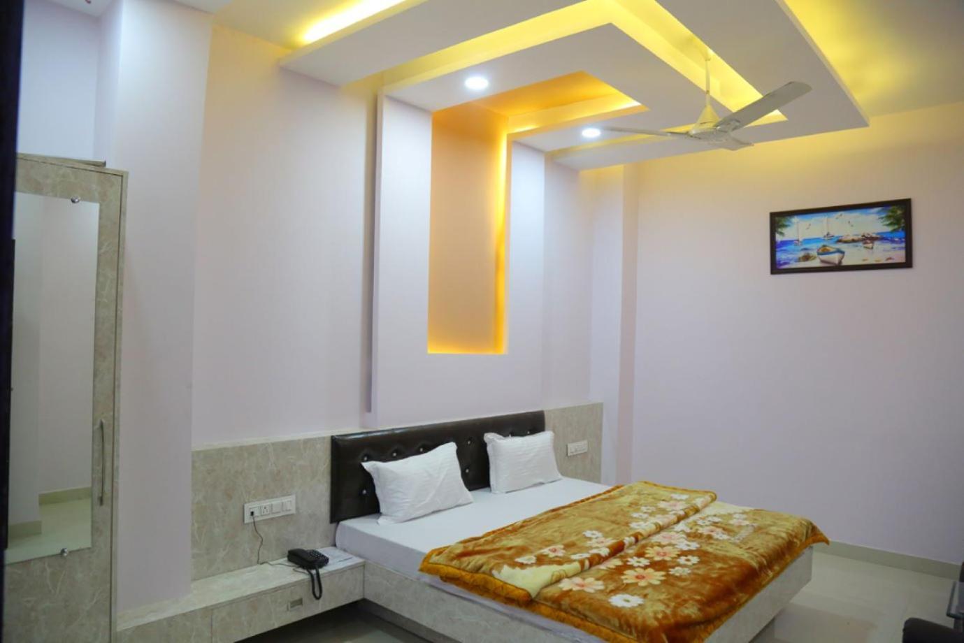 Hotel Golden Dreams Амритсар Экстерьер фото