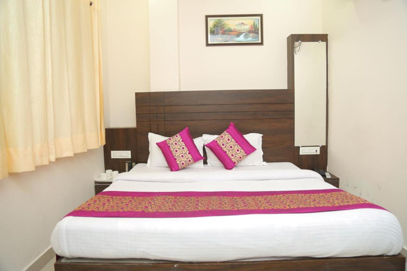 Hotel Golden Dreams Амритсар Экстерьер фото
